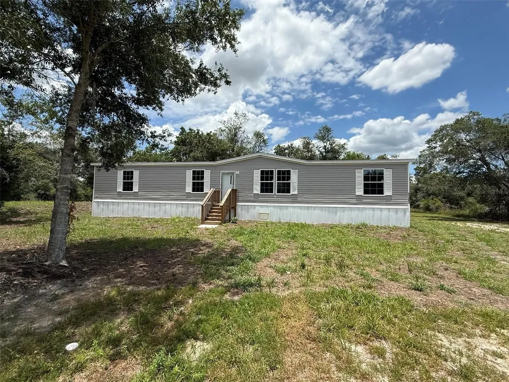 17381 NW 262nd Street Okeechobee FL 34972