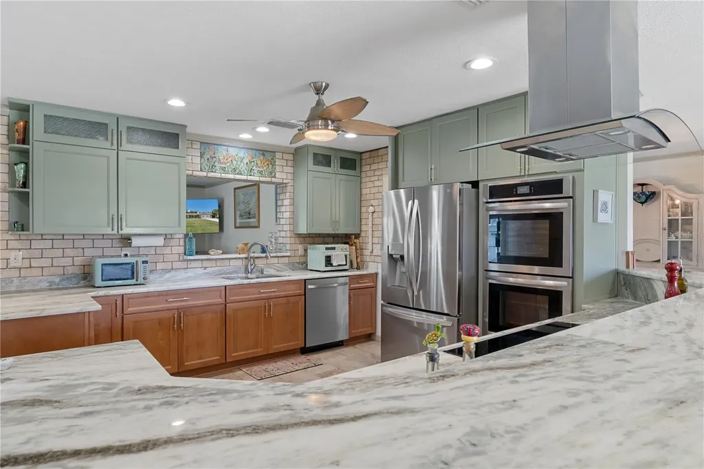 2160 N Watersedge Drive Crystal River FL 34429