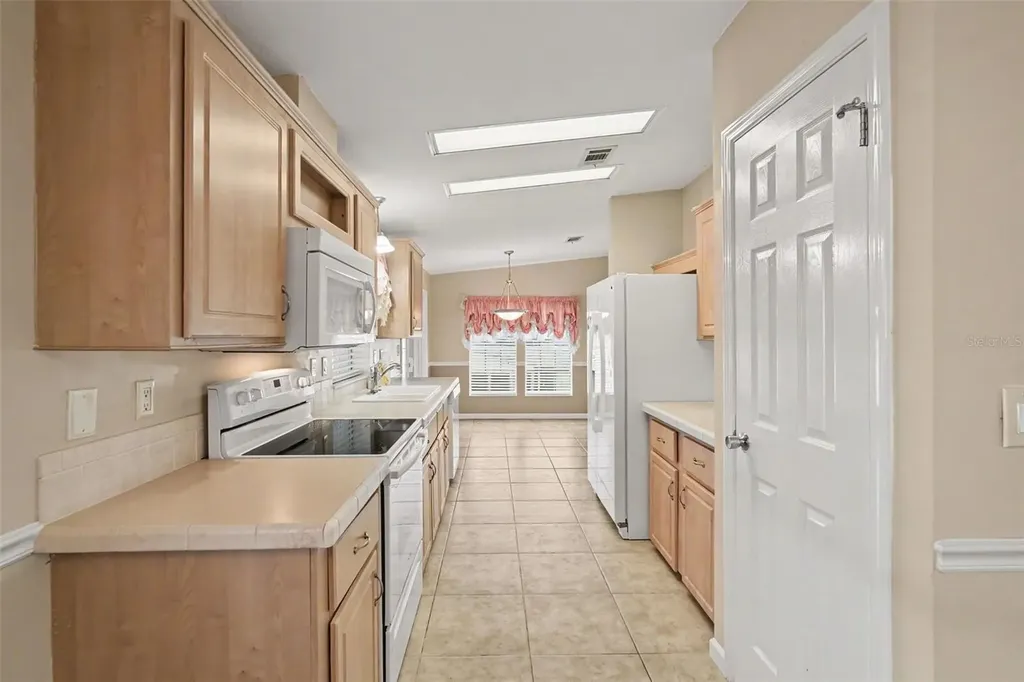 37536 Gill Avenue Zephyrhills FL 33541