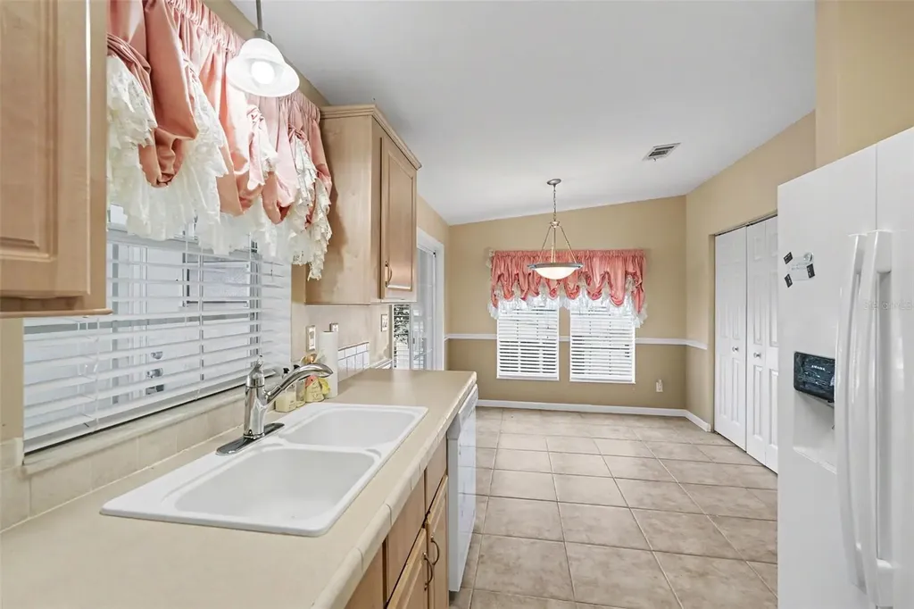 37536 Gill Avenue Zephyrhills FL 33541