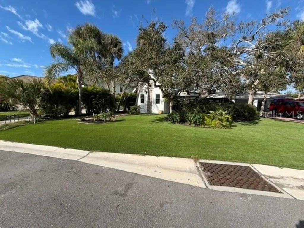 605 Lotus Lane Sarasota FL 34242