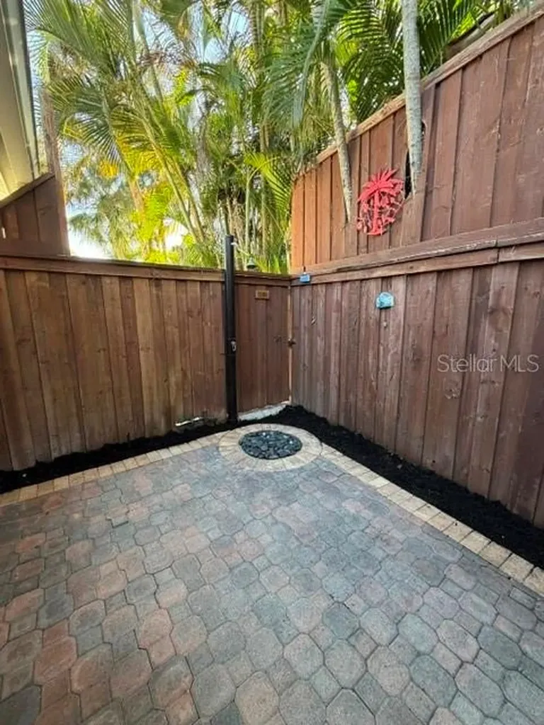 605 Lotus Lane Sarasota FL 34242