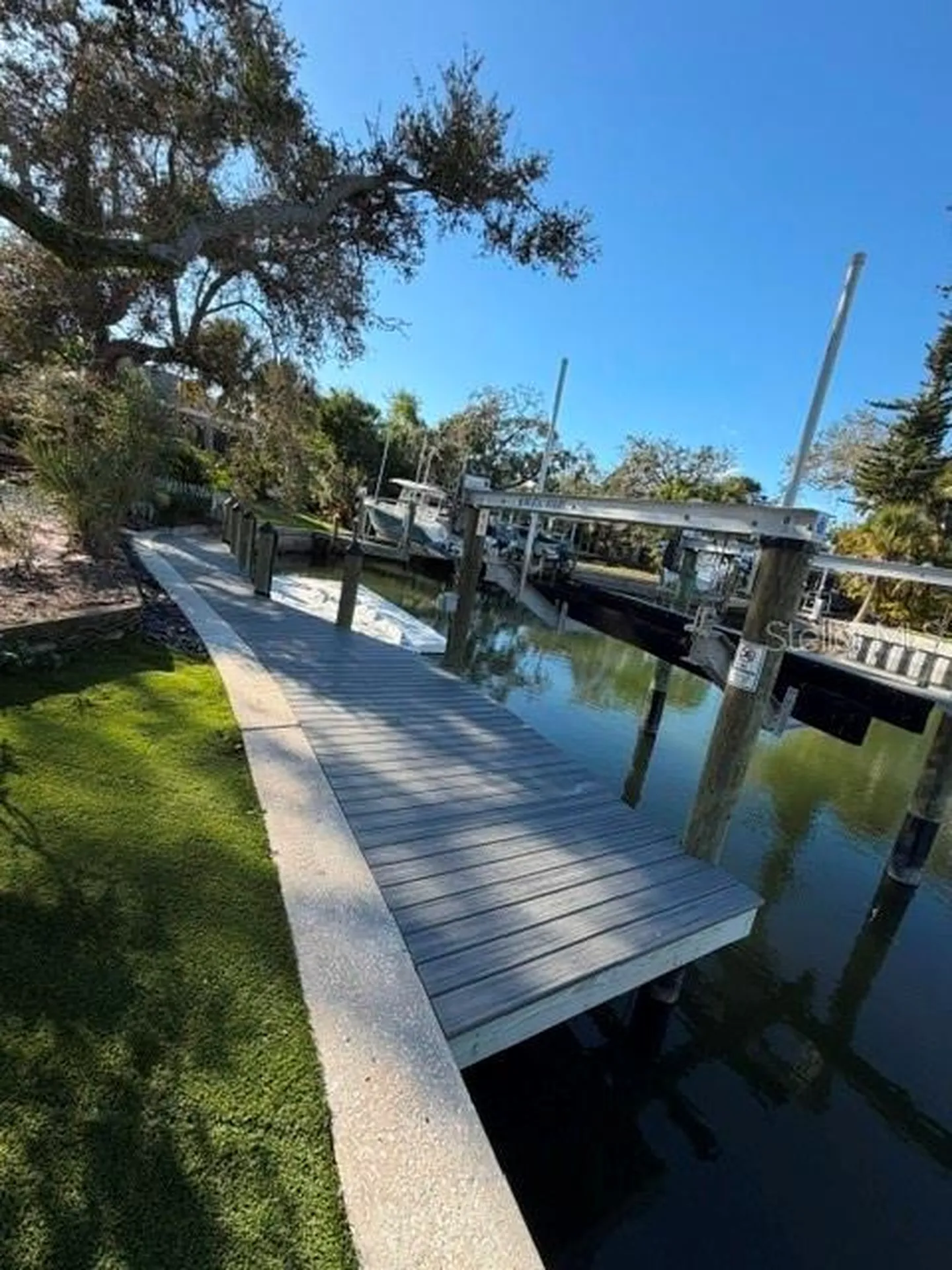 605 Lotus Lane Sarasota FL 34242