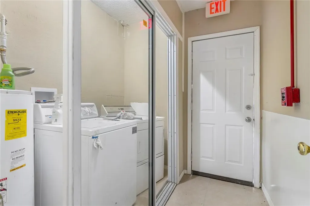 1029 Pine Ridge Circle Brandon FL 33511