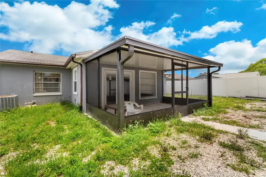 1029 Pine Ridge Circle Brandon FL 33511