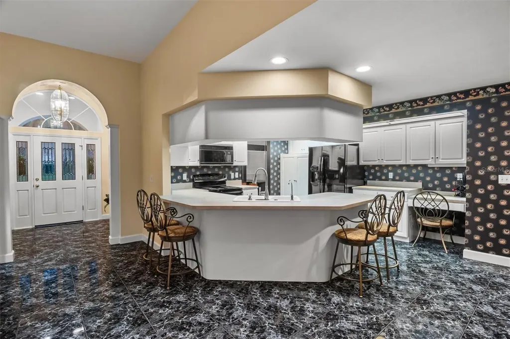 1142 Longwood Oaks Boulevard Lakeland FL 33811