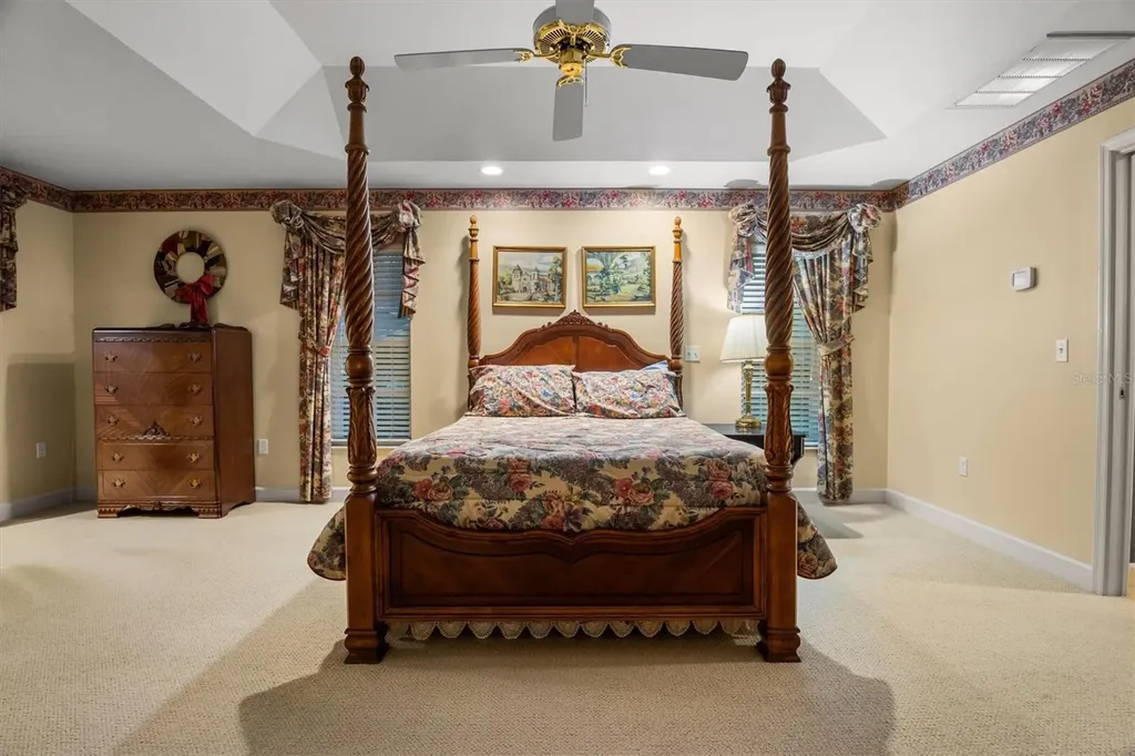 1142 Longwood Oaks Boulevard Lakeland FL 33811