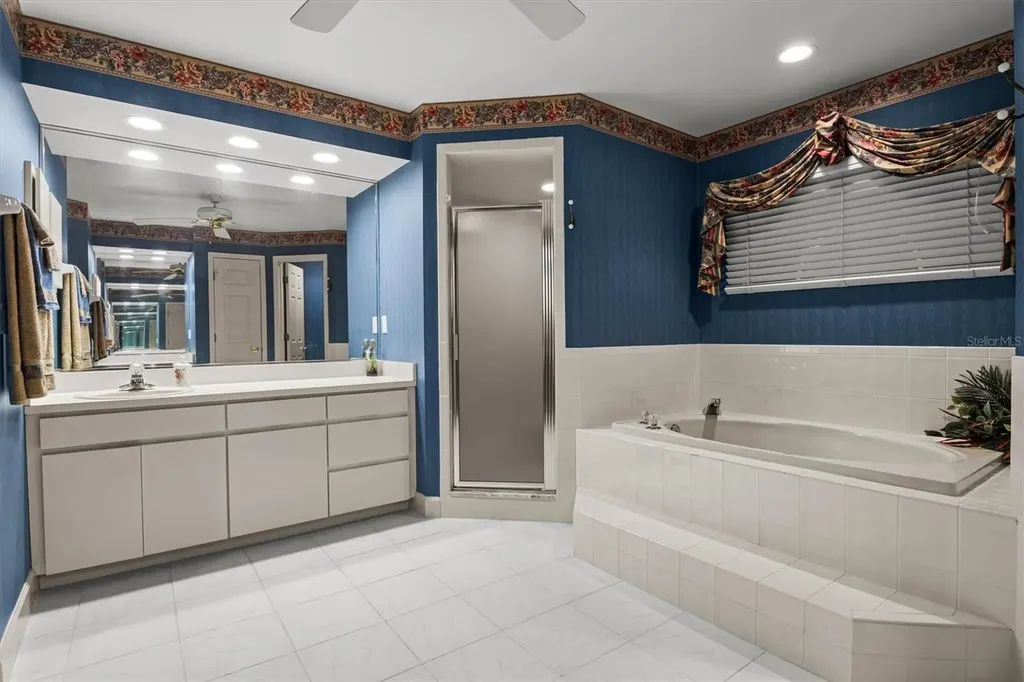 1142 Longwood Oaks Boulevard Lakeland FL 33811