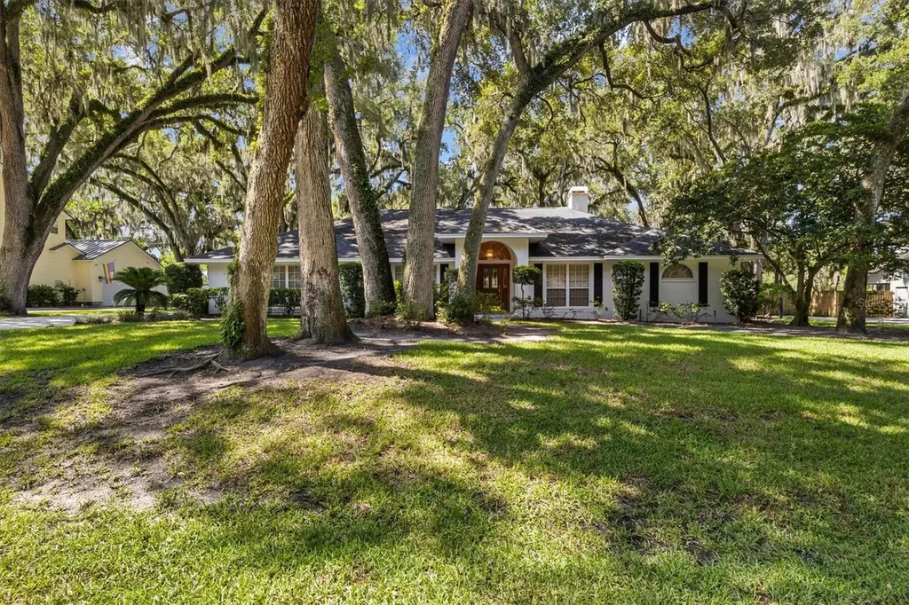 1142 Longwood Oaks Boulevard Lakeland FL 33811