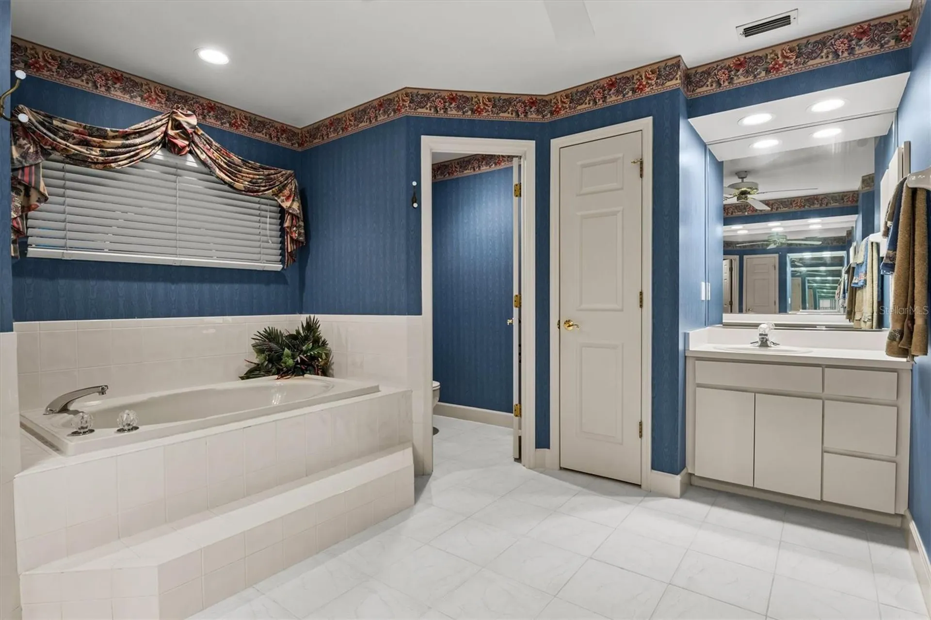 1142 Longwood Oaks Boulevard Lakeland FL 33811