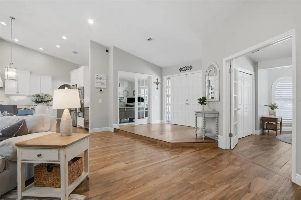 1063 Whispering Point Casselberry FL 32707