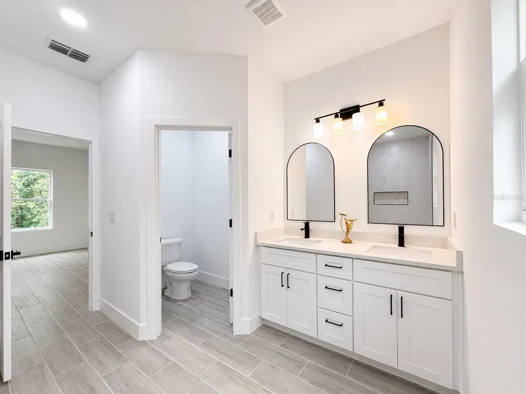881 W Wisconsin Avenue Orange City FL 32763
