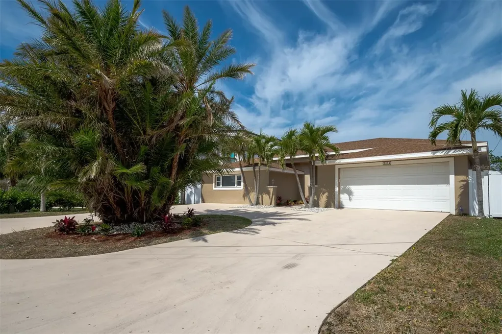 2504 Hibiscus Drive W Belleair Beach FL 33786