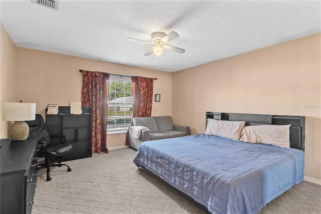 200 Waters Edge Drive Leesburg FL 34748