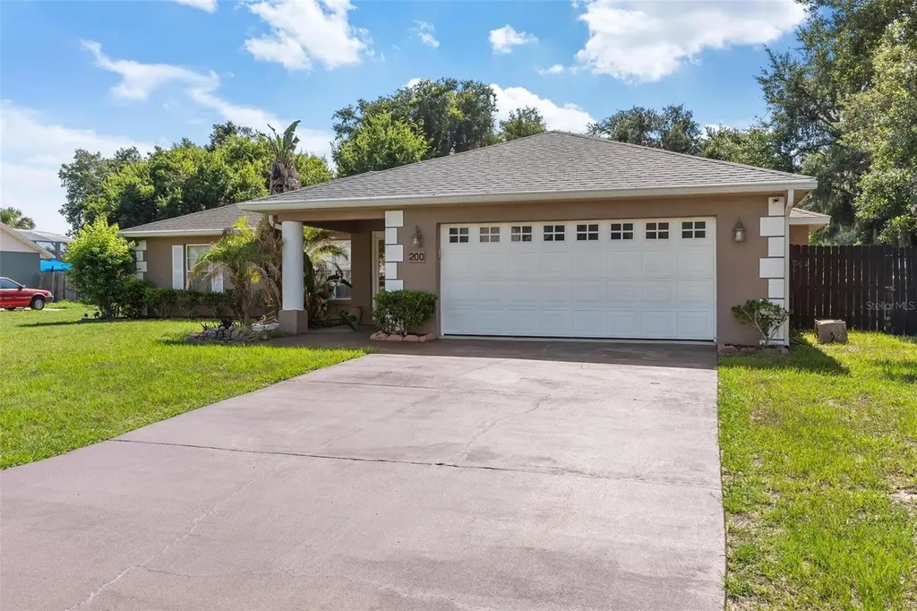 200 Waters Edge Drive Leesburg FL 34748