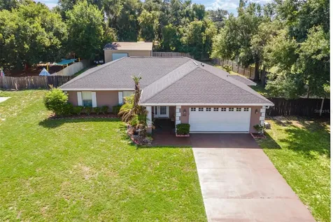 200 Waters Edge Drive Leesburg FL 34748