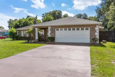 200 Waters Edge Drive Leesburg FL 34748