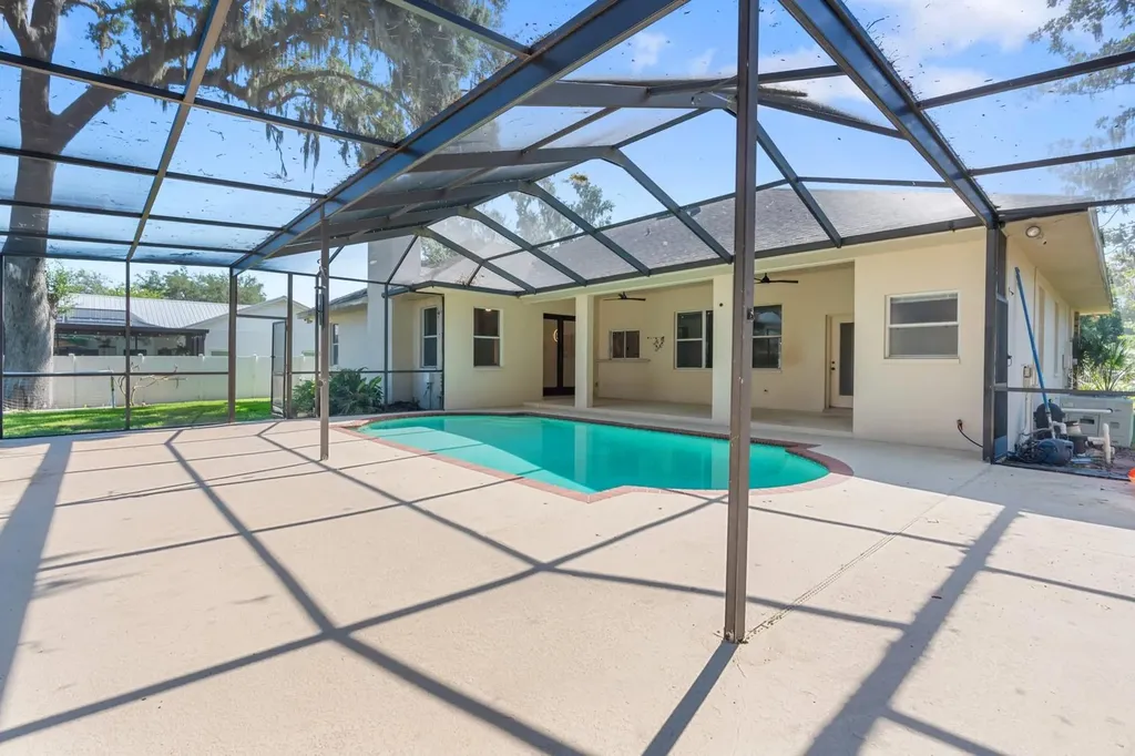 512 Caulder Park Road Seffner FL 33584