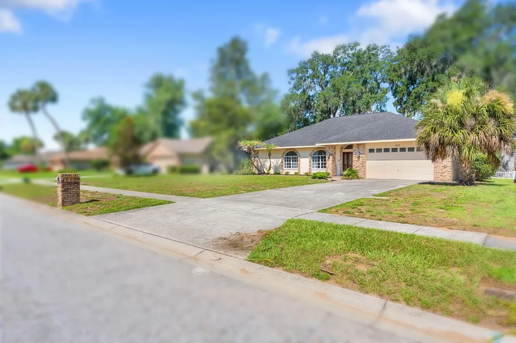 512 Caulder Park Road Seffner FL 33584