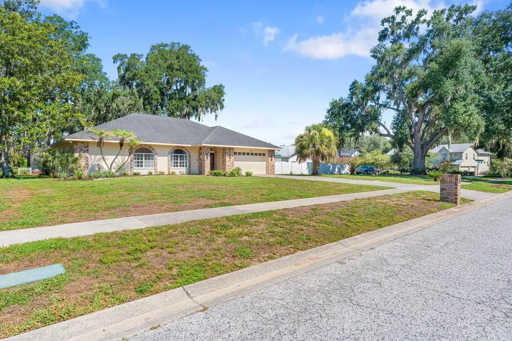 512 Caulder Park Road Seffner FL 33584