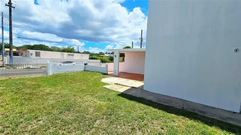 15 Villa Evangelina Manati PR 00674