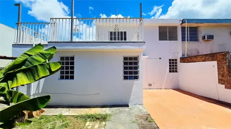 15 Villa Evangelina Manati PR 00674