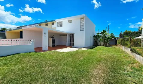 15 Villa Evangelina Manati PR 00674