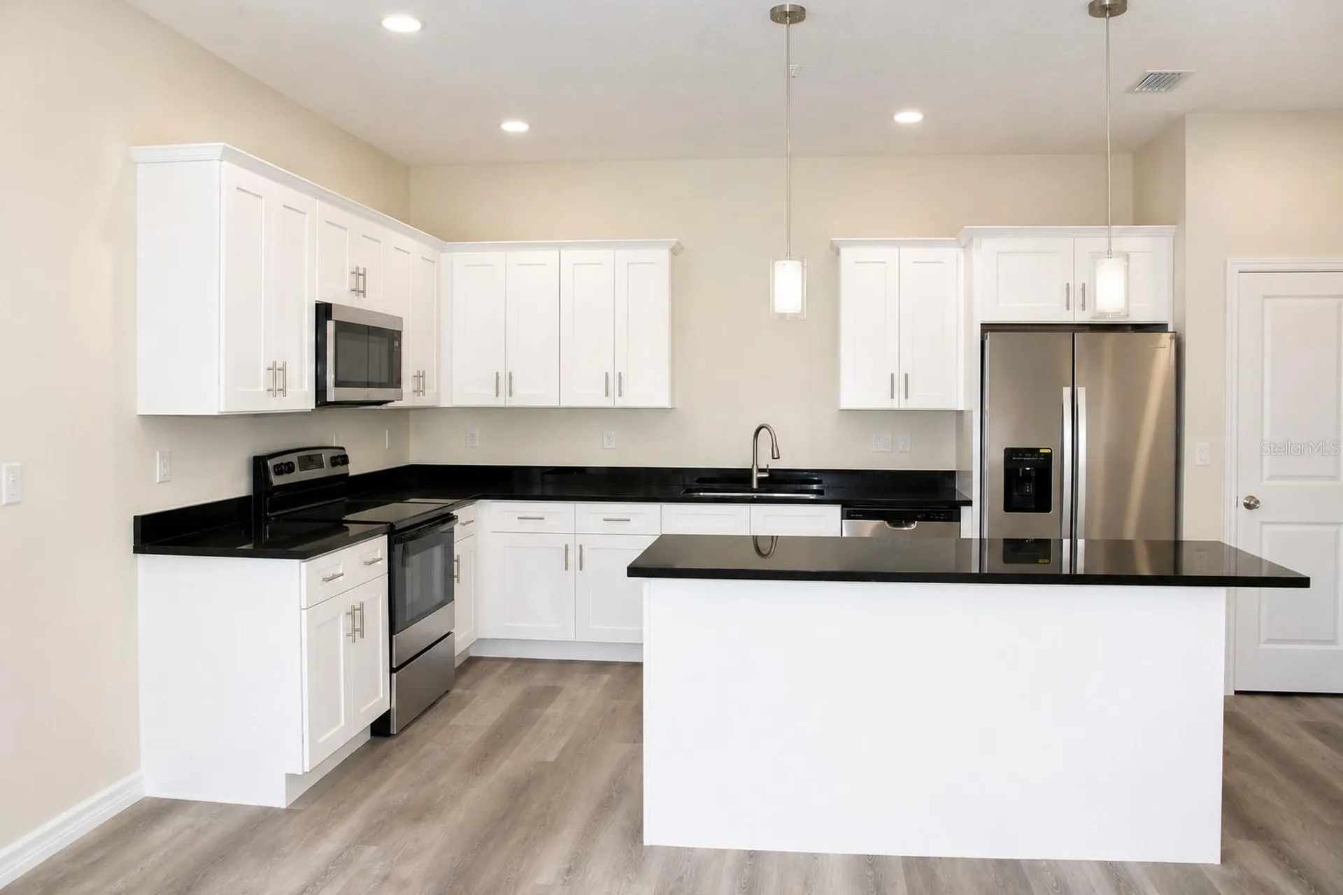 4341 Cambio Gardens Court Tampa FL 33610