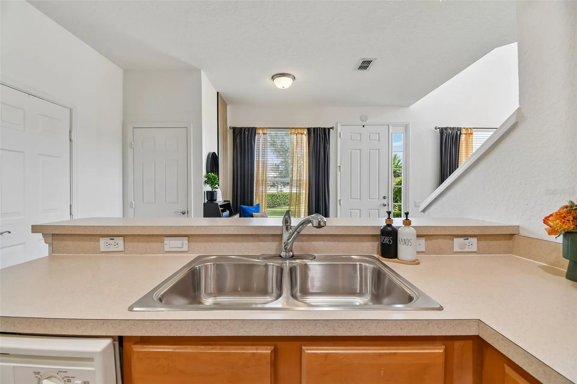 1208 Shallcross Avenue Orlando FL 32828