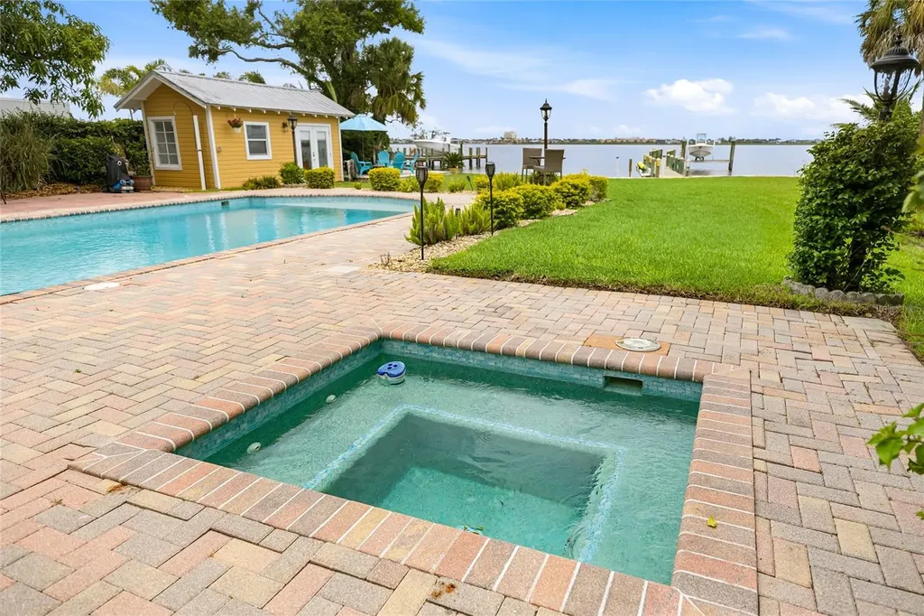 1625 1st Avenue E Bradenton FL 34208