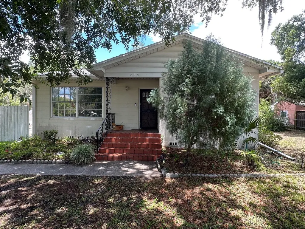 808 N Johnson Street Plant City FL 33563