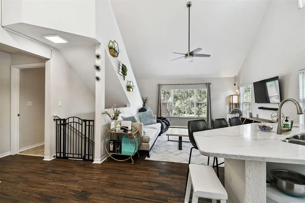 9064 Lake Chase Island Way Tampa FL 33626