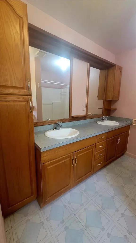 8664 Cr 639 Bushnell FL 33513