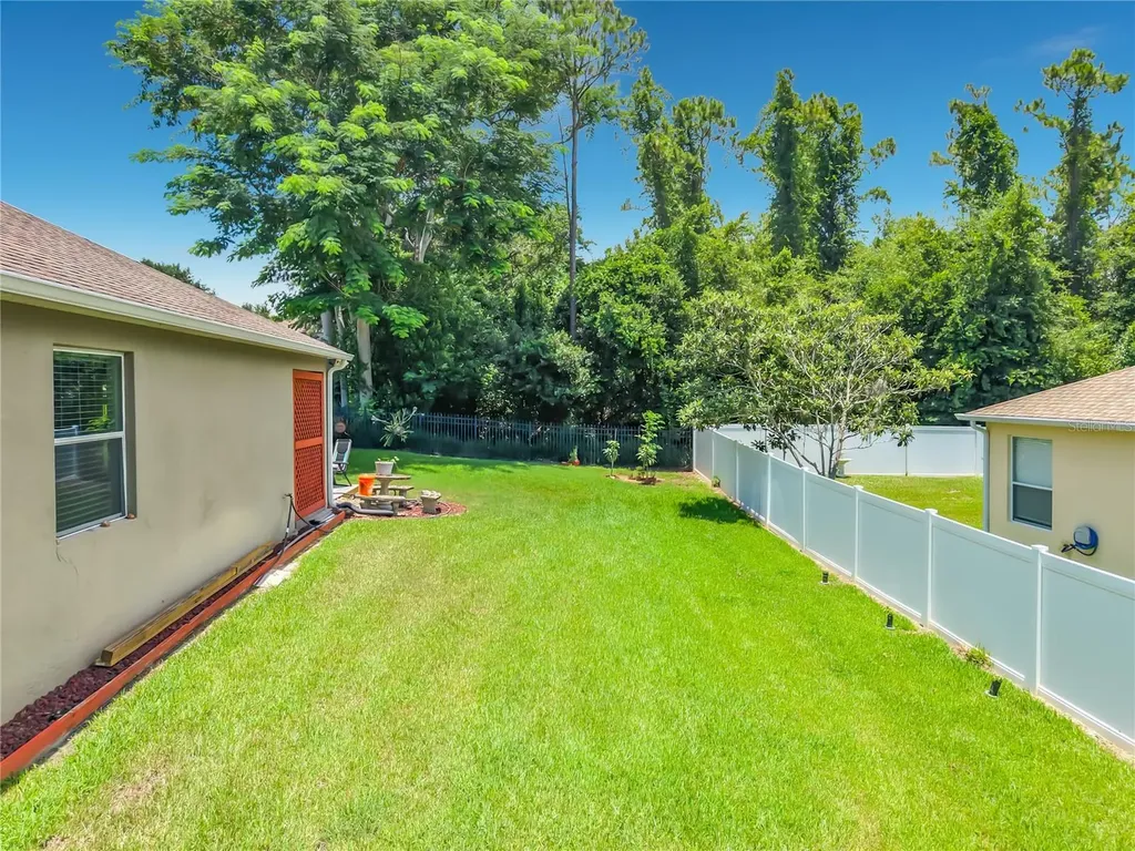 2379 Pickford Circle Apopka FL 32703