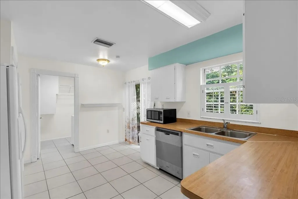 3605 57th Avenue Dr W Bradenton FL 34210
