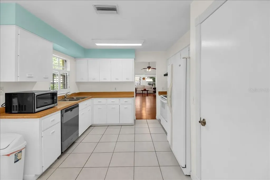 3605 57th Avenue Dr W Bradenton FL 34210
