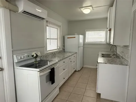 408 3rd Avenue E Bradenton FL 34208
