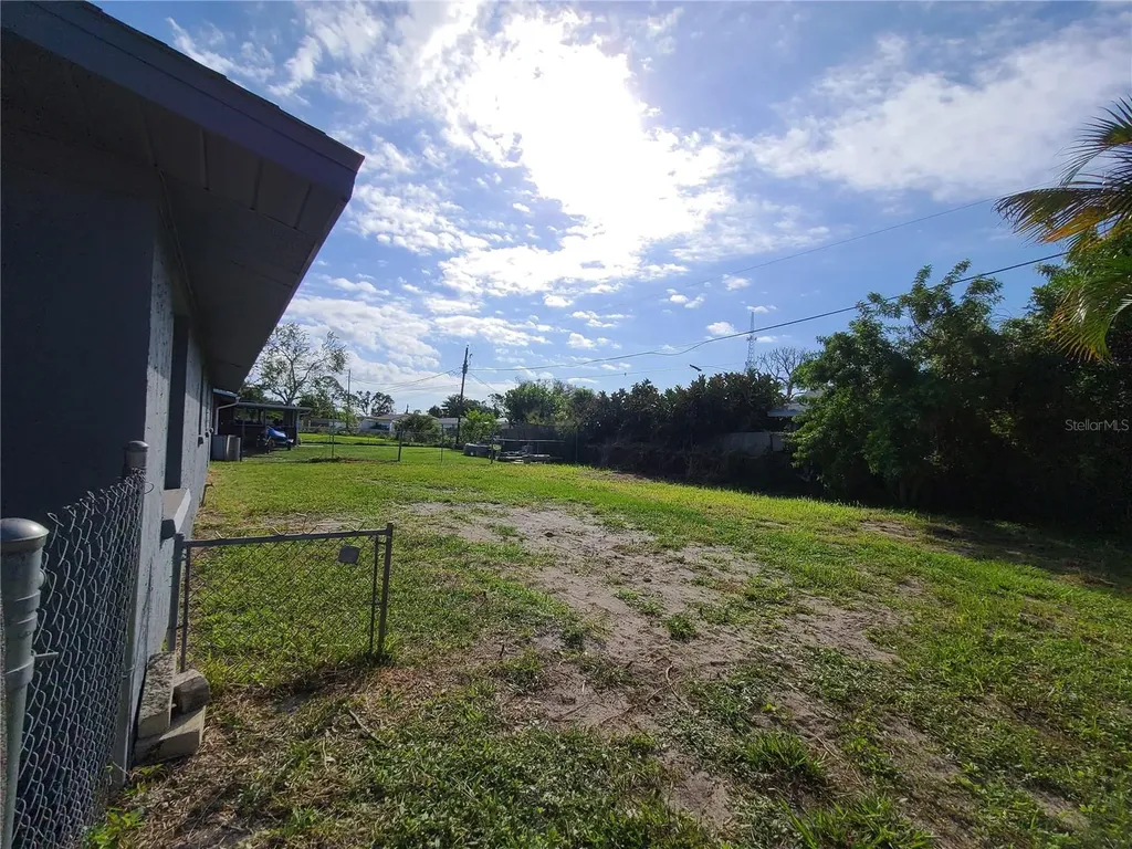 8271 Pelican Road Englewood FL 34224
