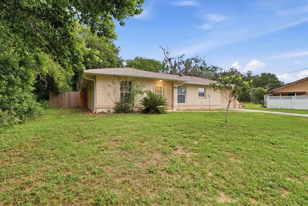 906 Oak Street Inverness FL 34452