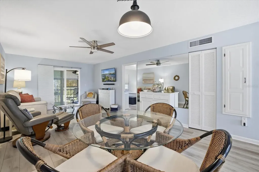 649 Tamiami Trail S Venice FL 34285