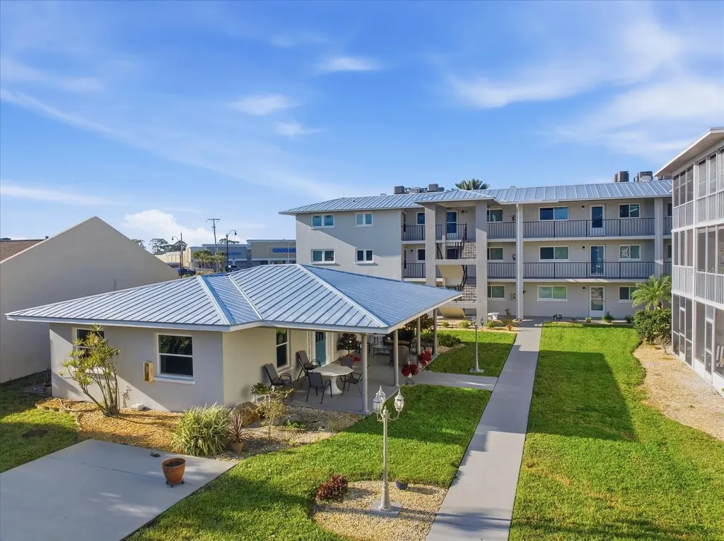649 Tamiami Trail S Venice FL 34285