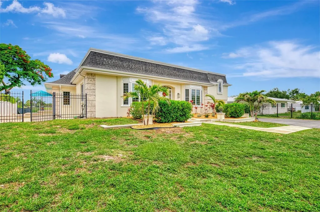 5030 18th Avenue W Bradenton FL 34209
