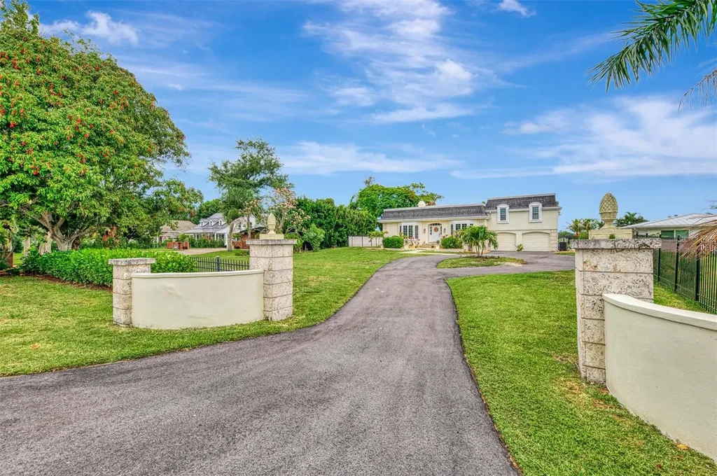 5030 18th Avenue W Bradenton FL 34209