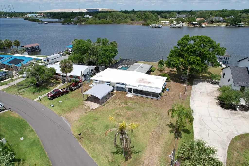 8616 Magnolia Street Gibsonton FL 33534