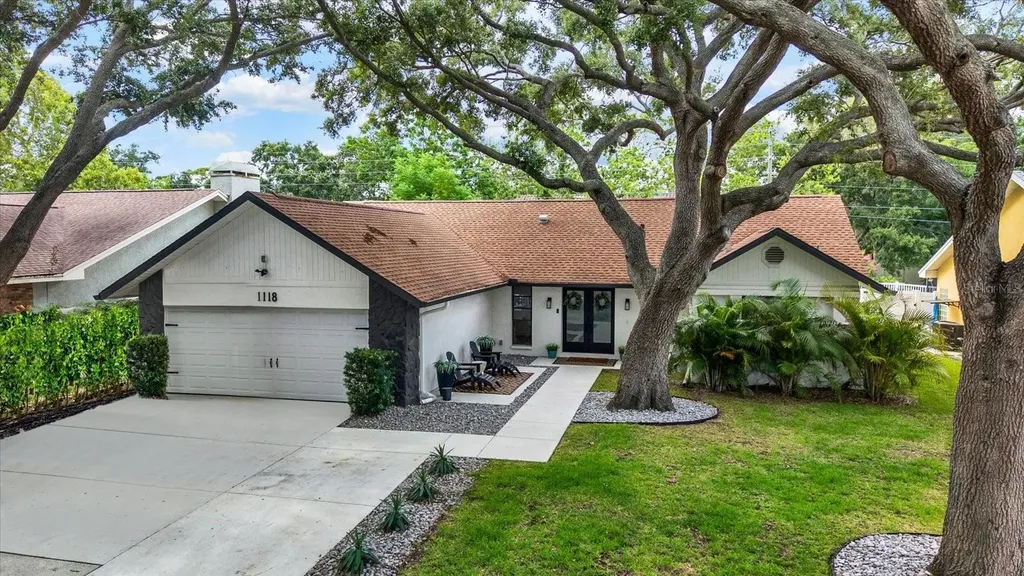 1118 Bramblewood Drive Safety Harbor FL 34695