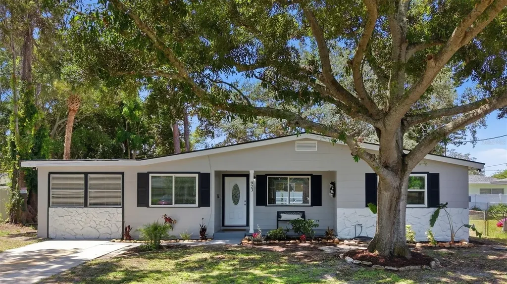 923 N Palm Drive SW Largo FL 33770