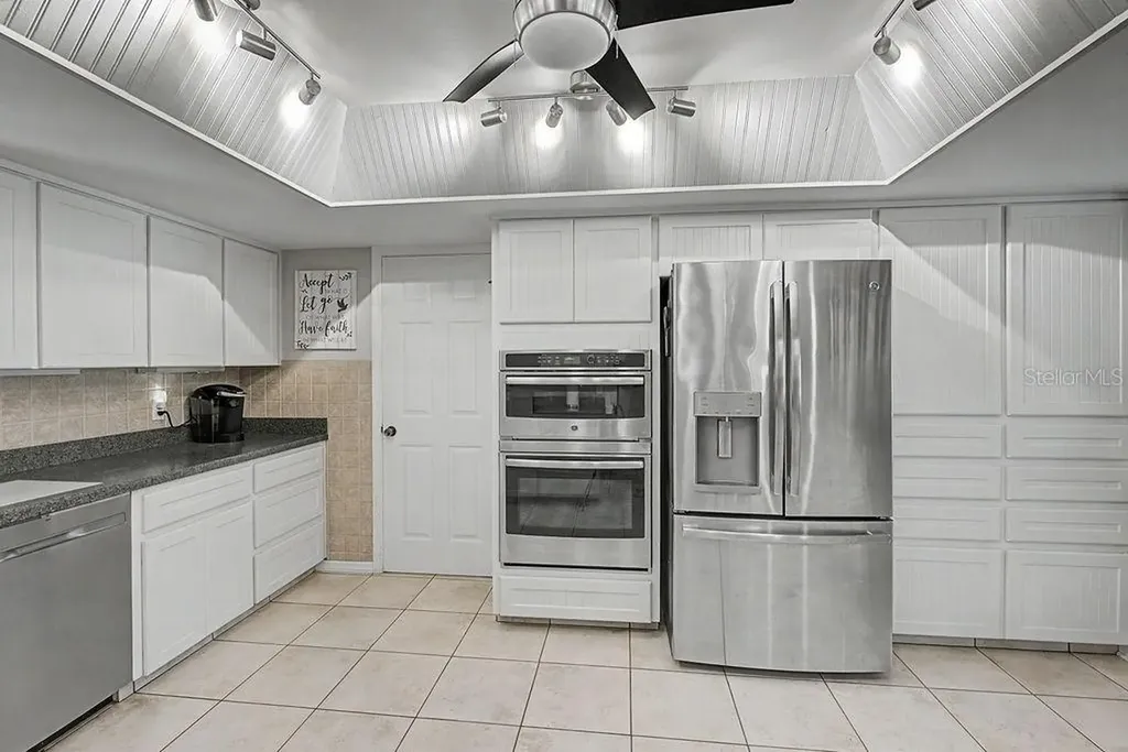 2222 S Bolton Avenue Homosassa FL 34448
