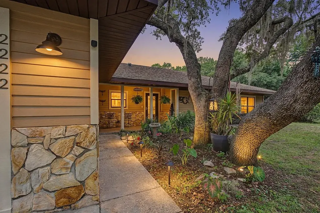 2222 S Bolton Avenue Homosassa FL 34448