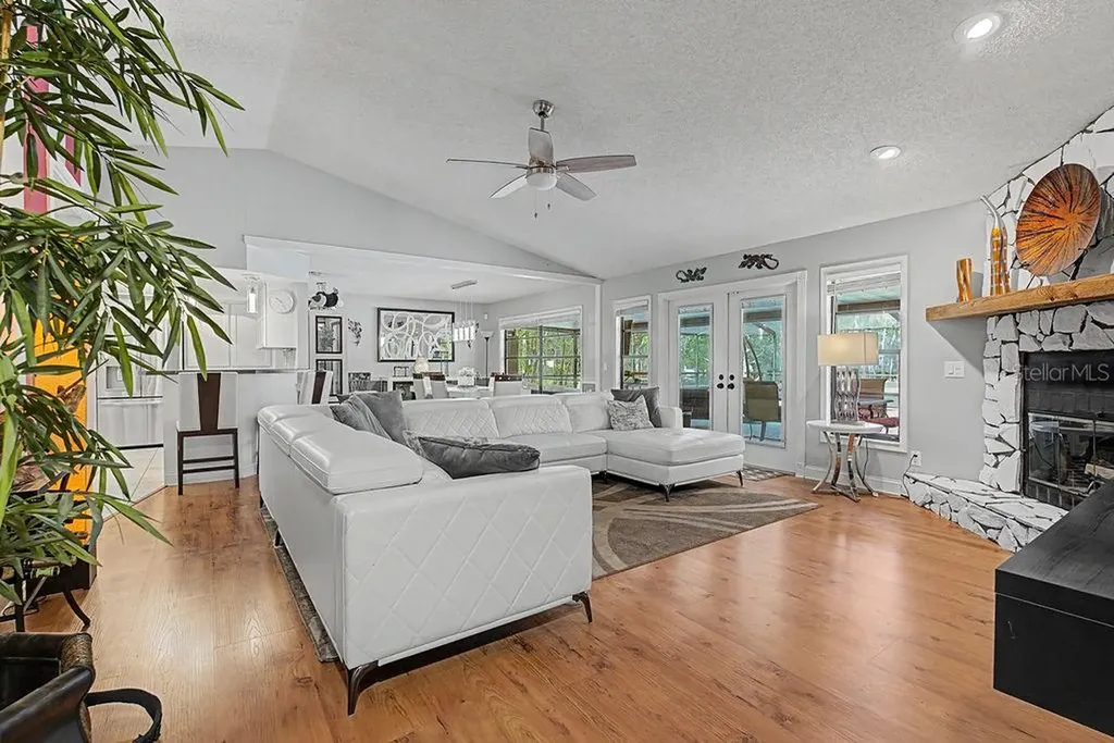 2222 S Bolton Avenue Homosassa FL 34448