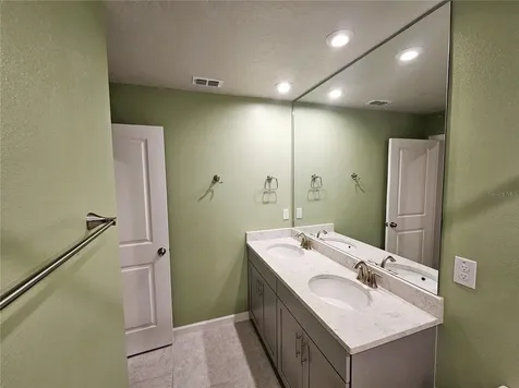 19403 Blue Pond Drive Lutz FL 33558